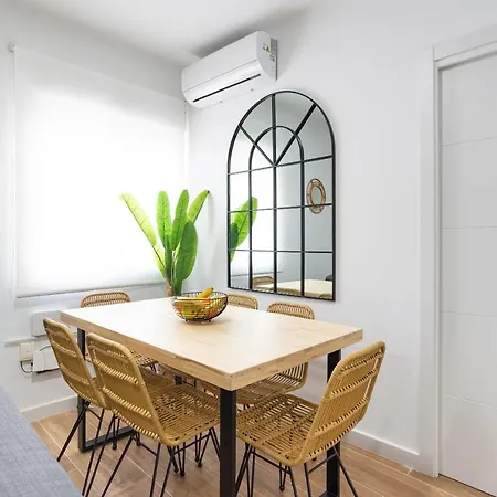Cozy & Modern Apartment